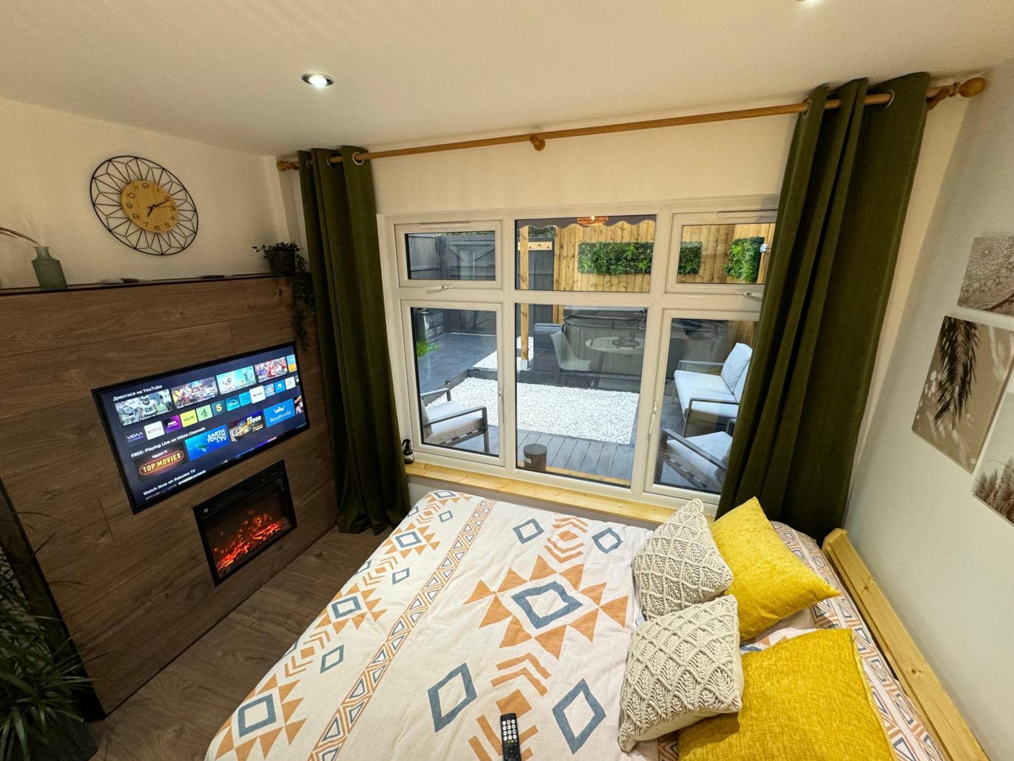Ferienwohnung Wild & Free Hot Tub Retreat Dartford Exterior foto